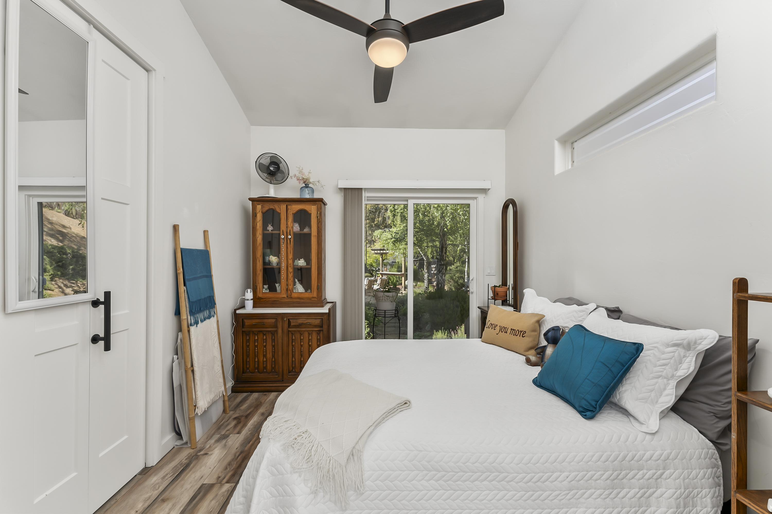  Thoughtfully Designed Living with Income Potential - 物件實景