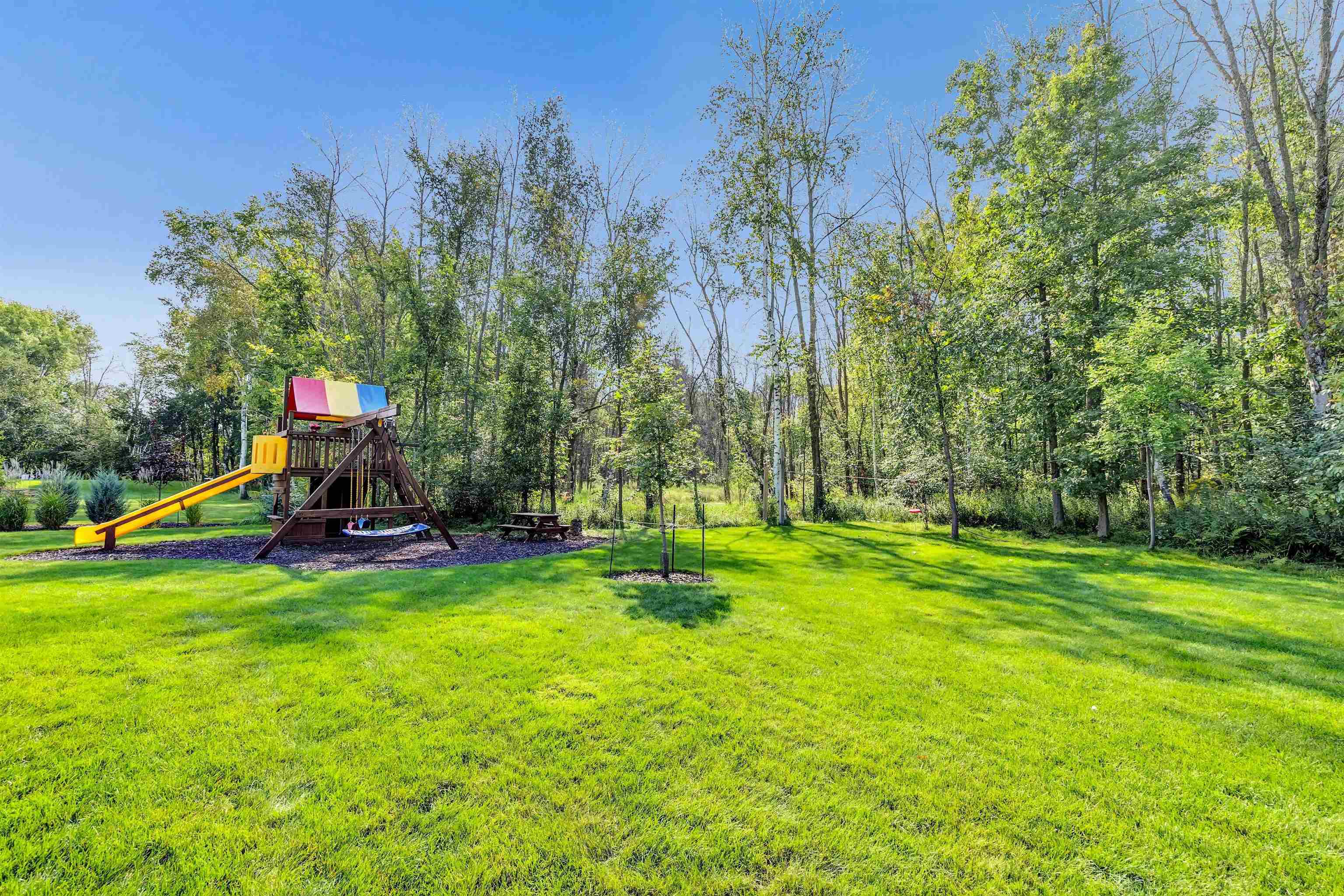 GREEN BAY, Wisconsin, 54313, United States, 5 Bedrooms Bedrooms, ,4 BathroomsBathrooms,Residential,For Sale,1911640