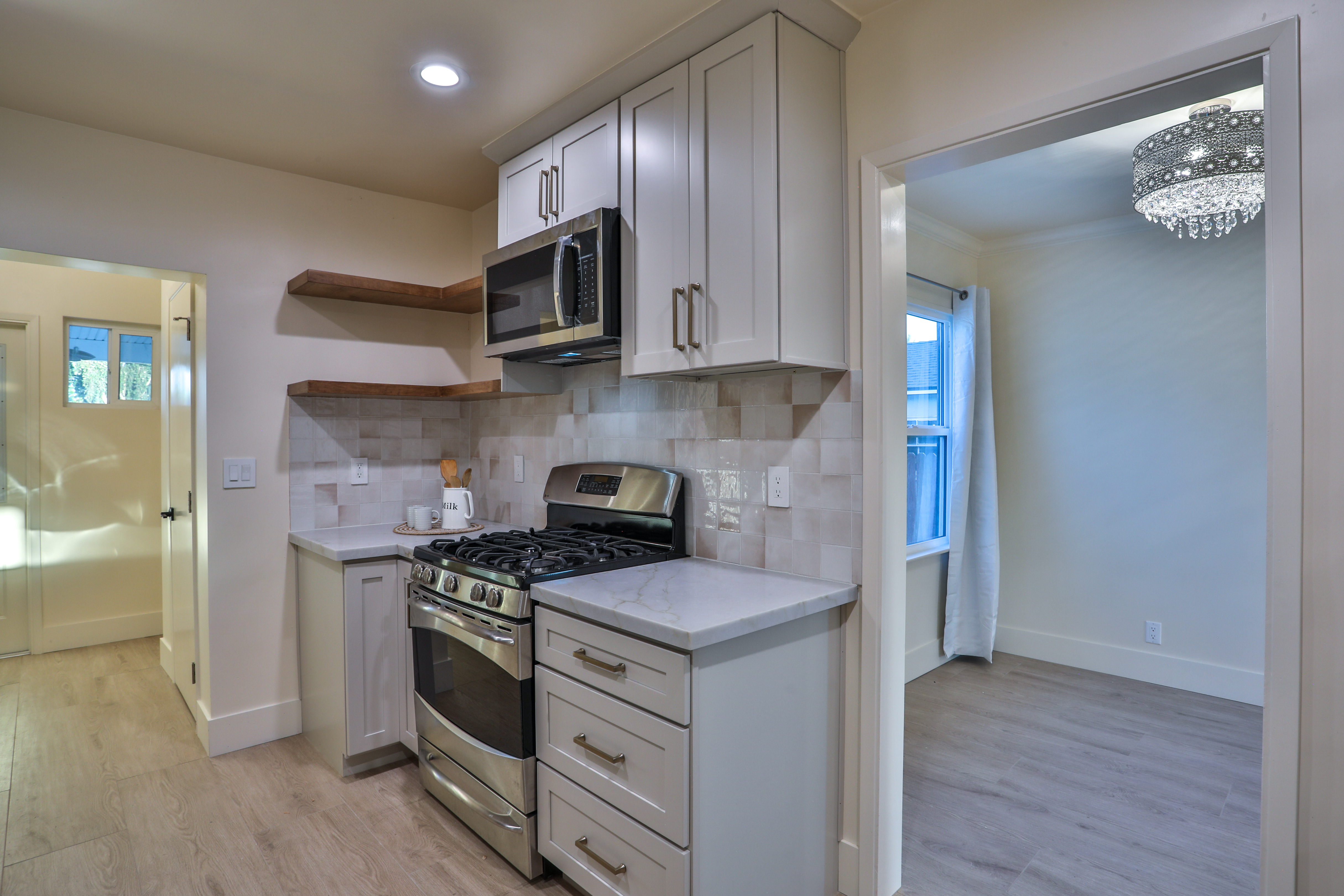  664 N. 8th Avenue, Upland, CA 91786 - 物件實景