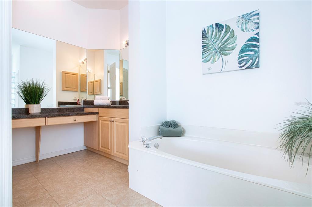 Ellenton, Florida, 34222, United States, 4 Bedrooms Bedrooms, ,3 BathroomsBathrooms,Residential,For Sale,1988008