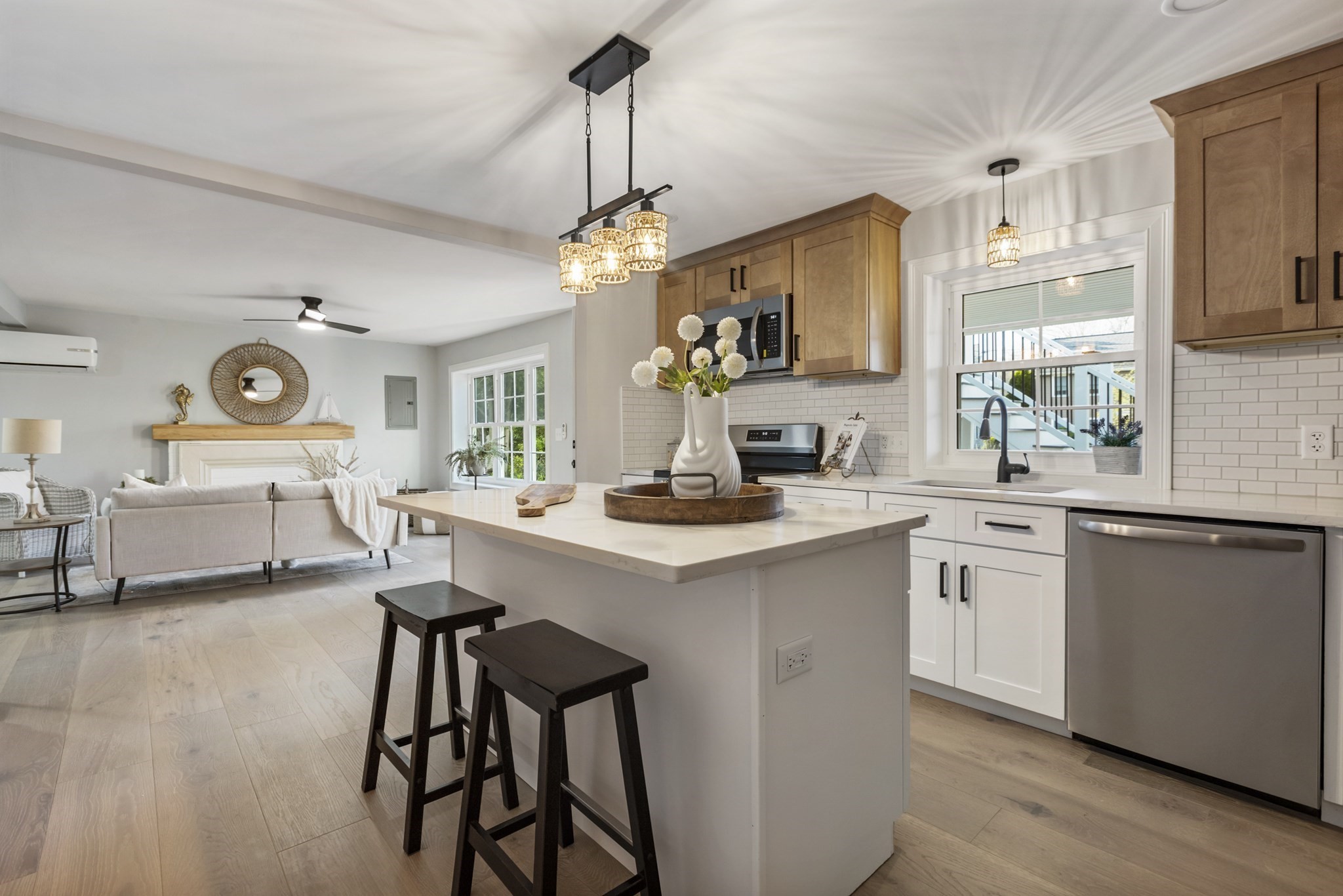 South Dartmouth, Massachusetts, 02748, United States, 4 Bedrooms Bedrooms, ,2 BathroomsBathrooms,Residential,For Sale,1977281