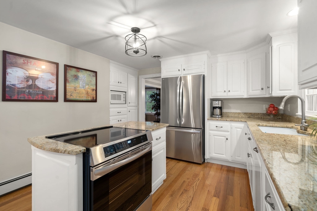 Medfield, Massachusetts, 02052, United States, 3 Bedrooms Bedrooms, ,3 BathroomsBathrooms,Residential,For Sale,1991365