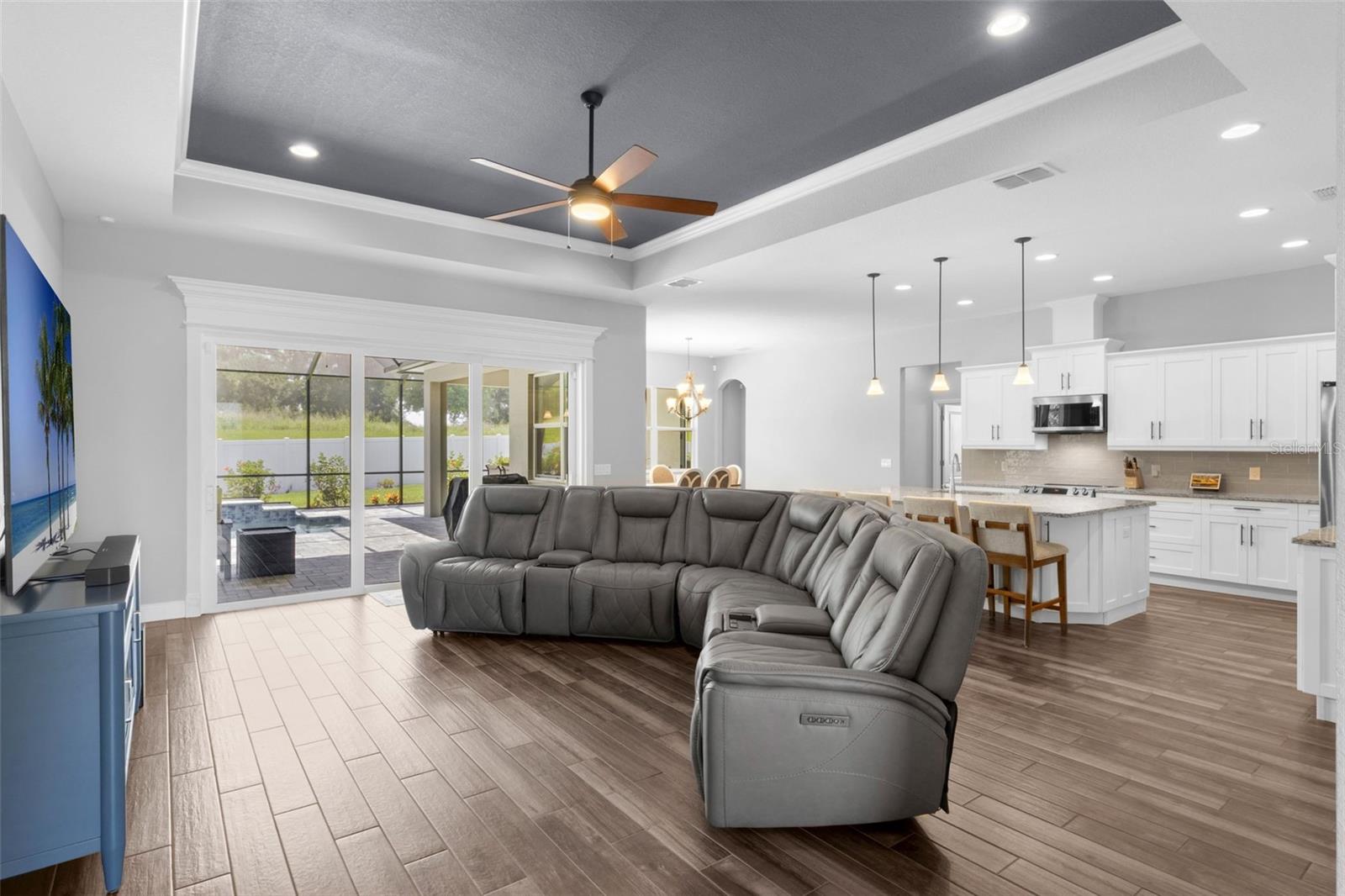 LAKELAND, Florida, 33813, United States, 5 Bedrooms Bedrooms, ,3 BathroomsBathrooms,Residential,For Sale,1937728
