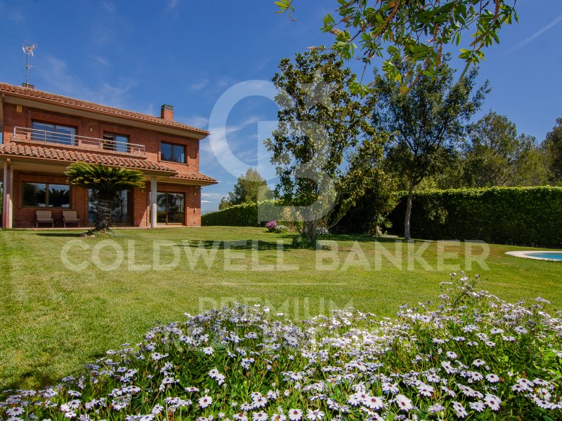 Cerdanyola del Vallès, Catalonia, ES, 5 Bedrooms Bedrooms, ,3 BathroomsBathrooms,Residential,For Sale,1610457