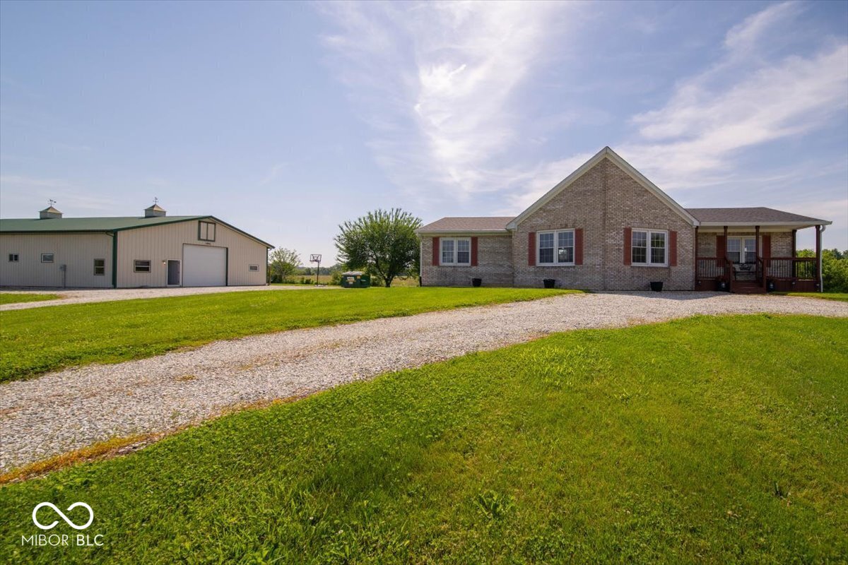 Noblesville, Indiana, 46060, United States, 4 Bedrooms Bedrooms, ,3 BathroomsBathrooms,Residential,For Sale,2048324
