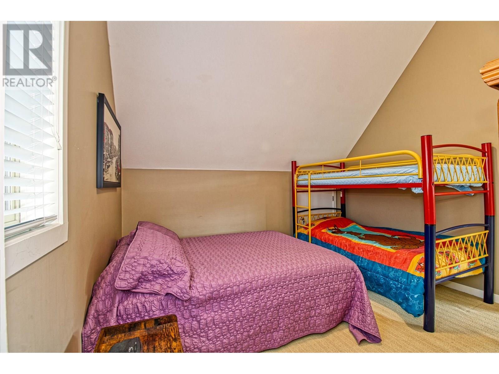 KELOWNA, British Columbia, V1Z 3R8, CA, 3 Bedrooms Bedrooms, ,2 BathroomsBathrooms,Residential,For Sale,1892697