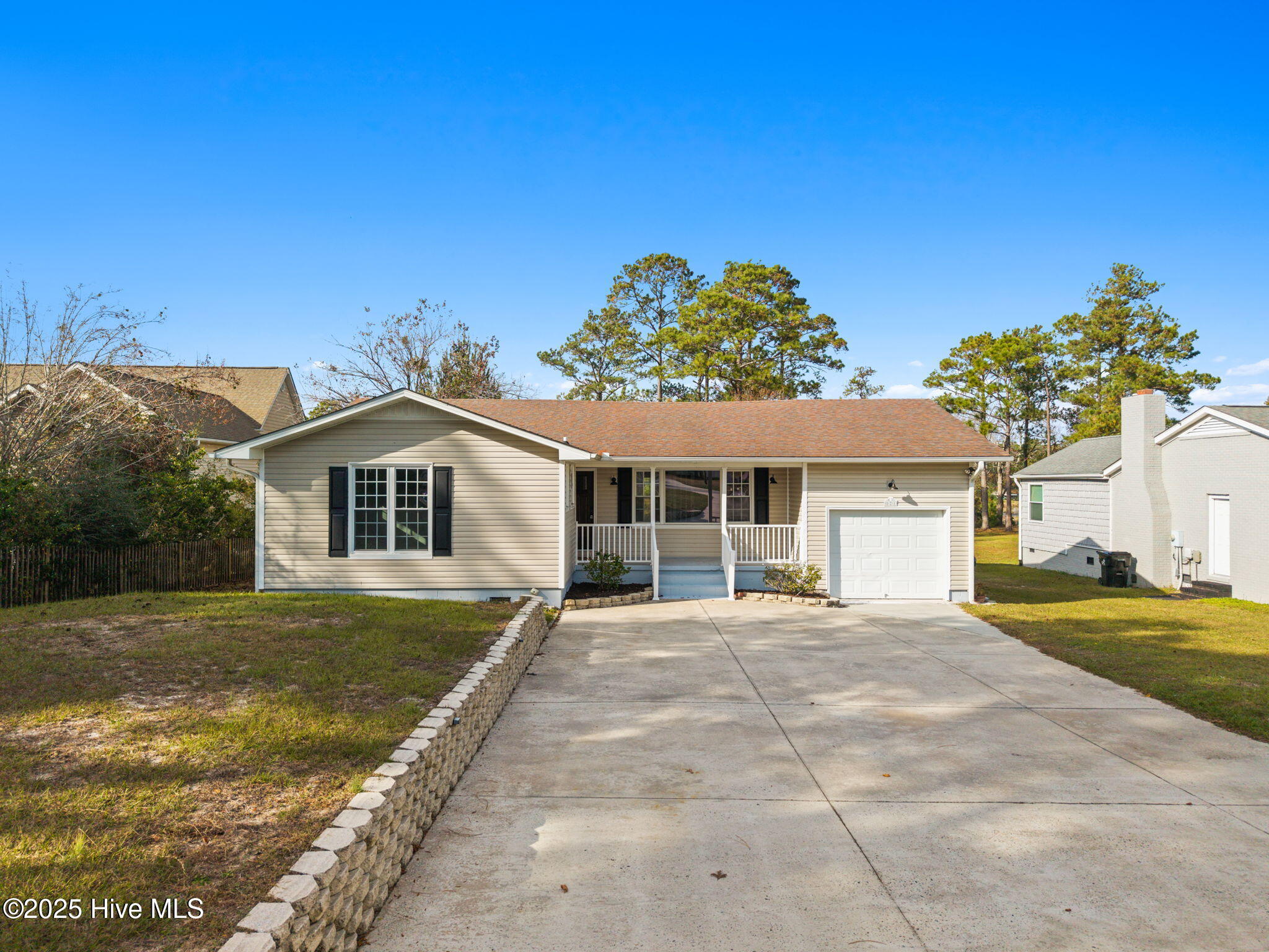 Southport, North Carolina, 28461, United States, 3 Bedrooms Bedrooms, ,2 BathroomsBathrooms,Residential,For Sale,1999197