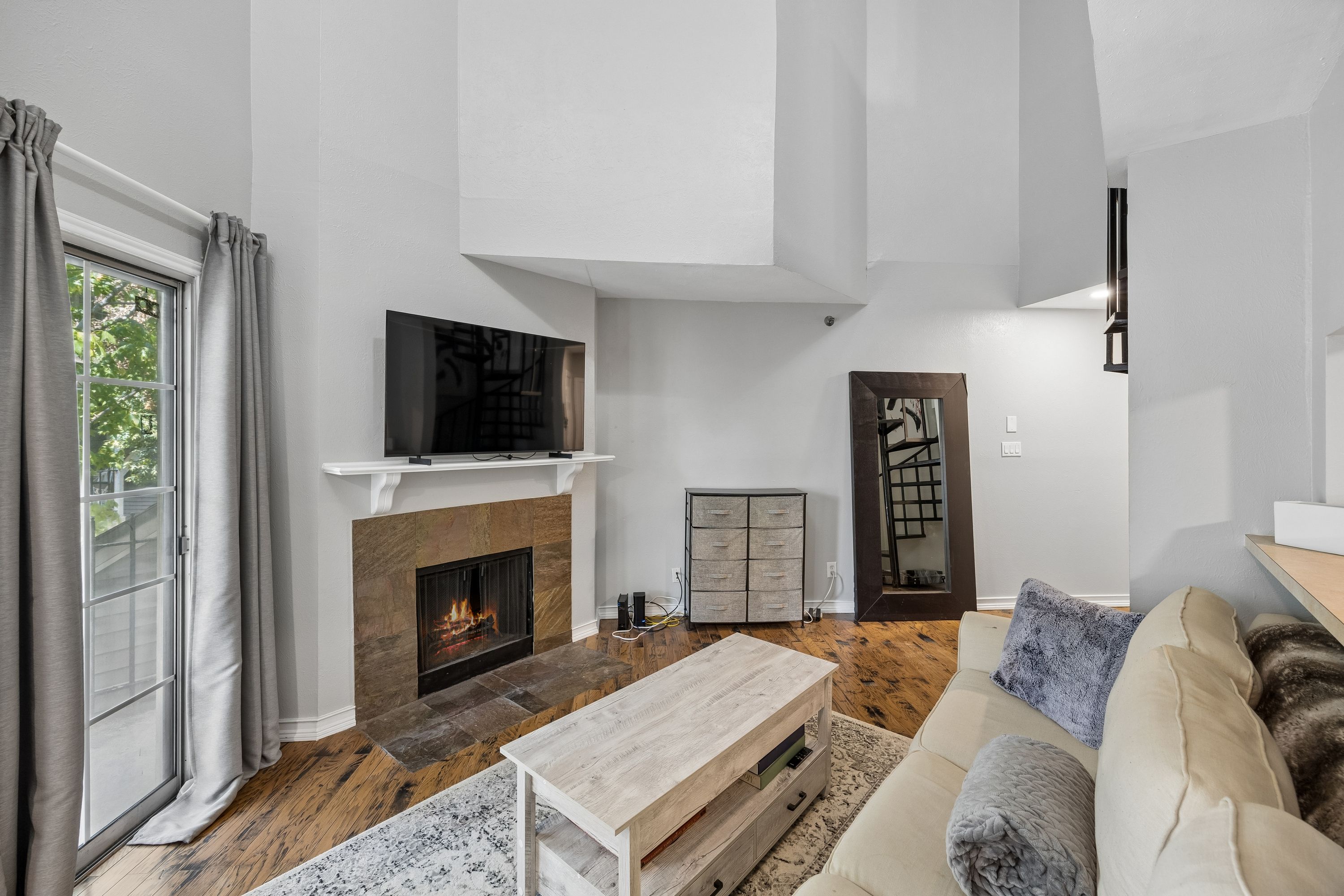  Two-story Bryan Place loft with quick access to Downtown Dallas. - 物件實景