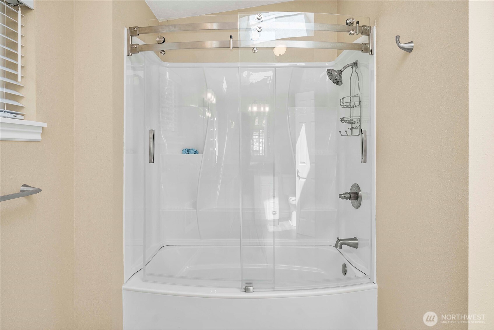 Carnation, Washington, 98014, United States, 3 Bedrooms Bedrooms, ,2 BathroomsBathrooms,Residential,For Sale,1916137