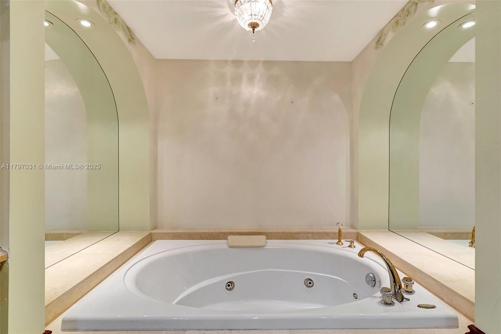 Aventura, Florida, 33180, United States, 4 Bedrooms Bedrooms, ,5 BathroomsBathrooms,Residential,For Sale,1796989