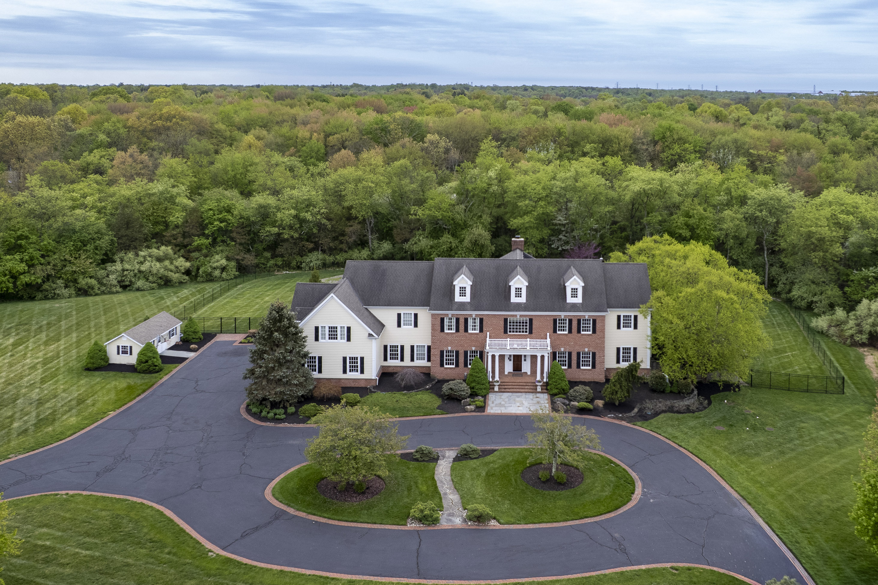  Luxury Estate Near Princeton with Resort-Style Pool, Covered Pavilion & 9+ Acres - 物件實景