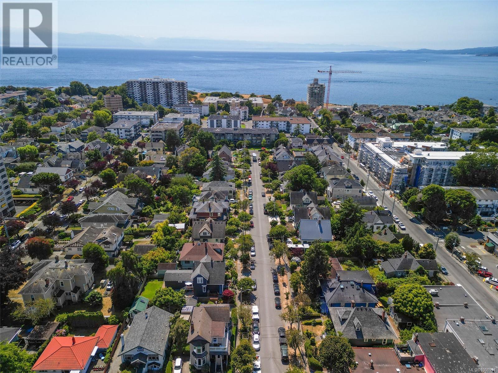 VICTORIA, British Columbia, V8V 2H6, CA, 3 Bedrooms Bedrooms, ,2 BathroomsBathrooms,Residential,For Sale,1906756