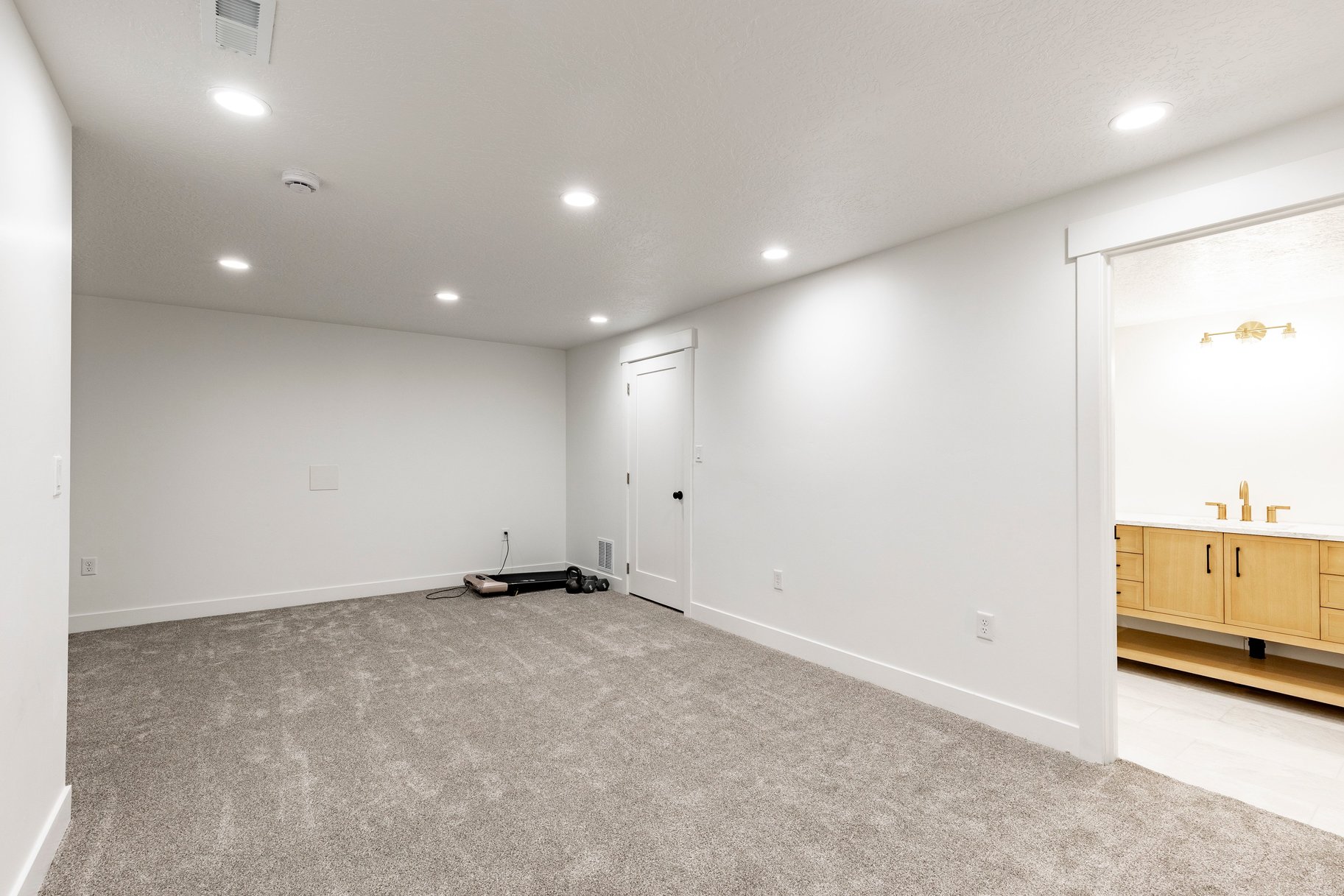  Beautifully Upgraded Townhome - 物件實景