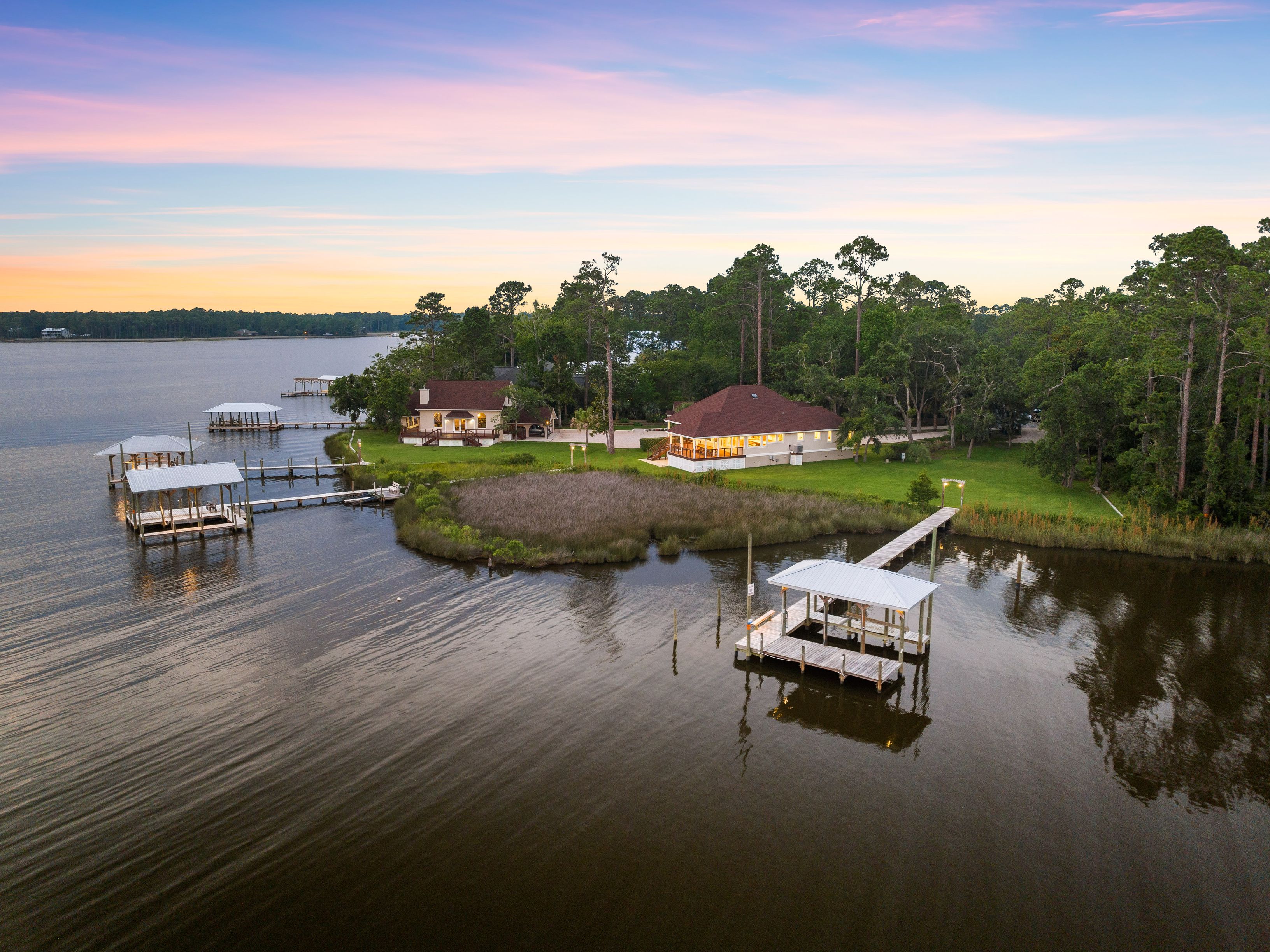  A Once-in-a-Generation Waterfront Estate with 725 Feet Bayou-Frontage - 物件實景