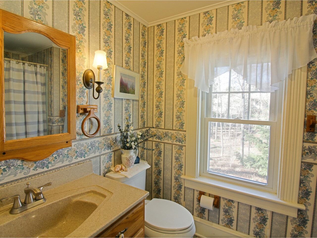 Essex Junction, Vermont, 05452, United States, 4 Bedrooms Bedrooms, ,3 BathroomsBathrooms,Residential,For Sale,1847004