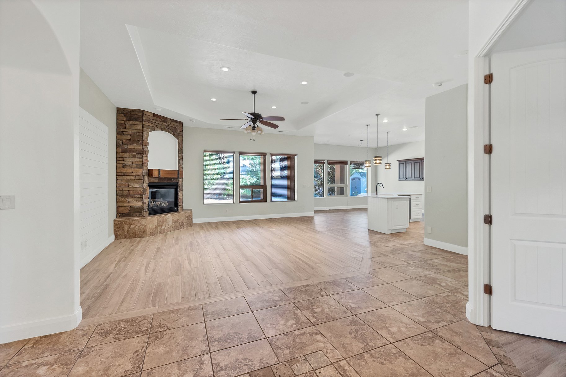  Indoor-Outdoor Living With Privacy, Space & Style In Washington Fields - 物件實景