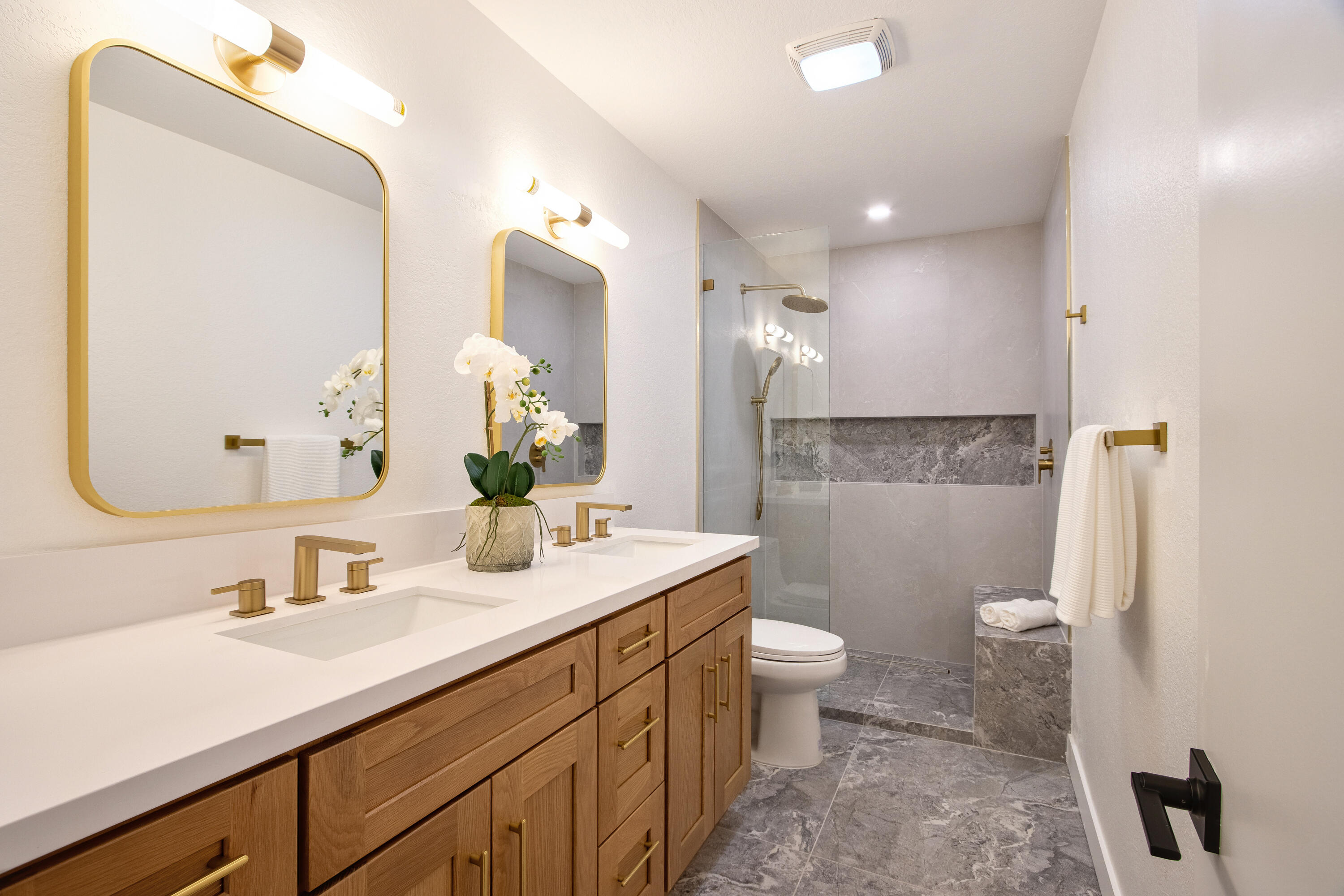 Palm Desert, California, 92211, United States, 3 Bedrooms Bedrooms, ,3 BathroomsBathrooms,Residential,For Sale,1966171