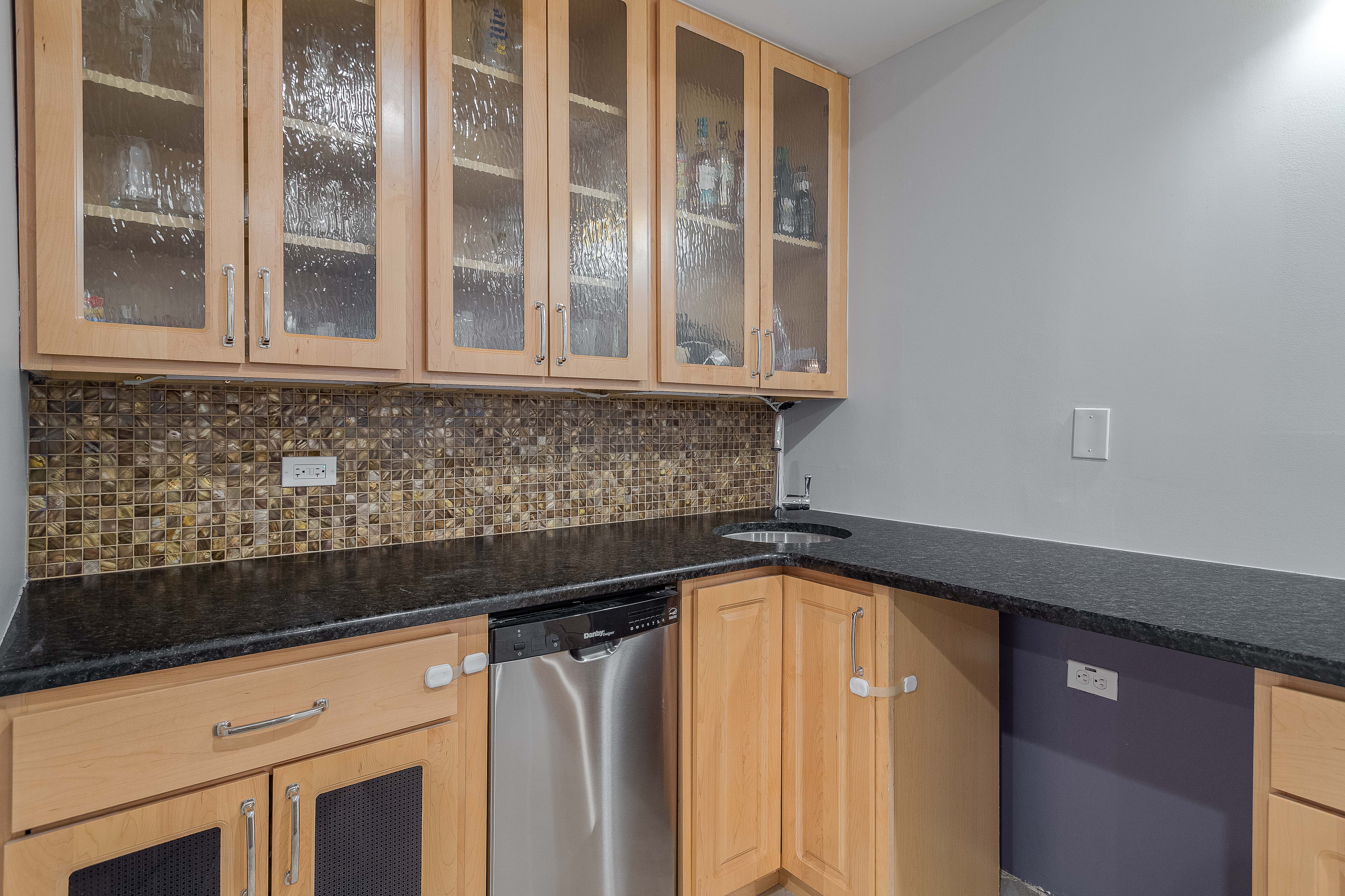  Spacious 2014-Built Single Family Home on an Extra-Wide 30