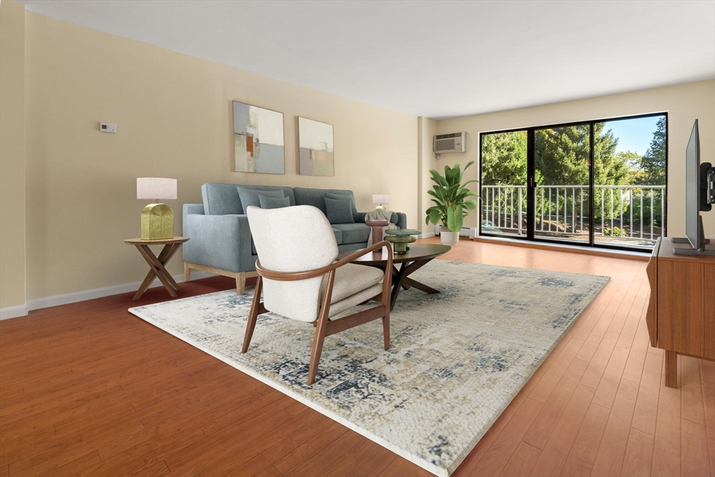 Watertown, Massachusetts, 02472, United States, 2 Bedrooms Bedrooms, ,2 BathroomsBathrooms,Residential,For Sale,1969435