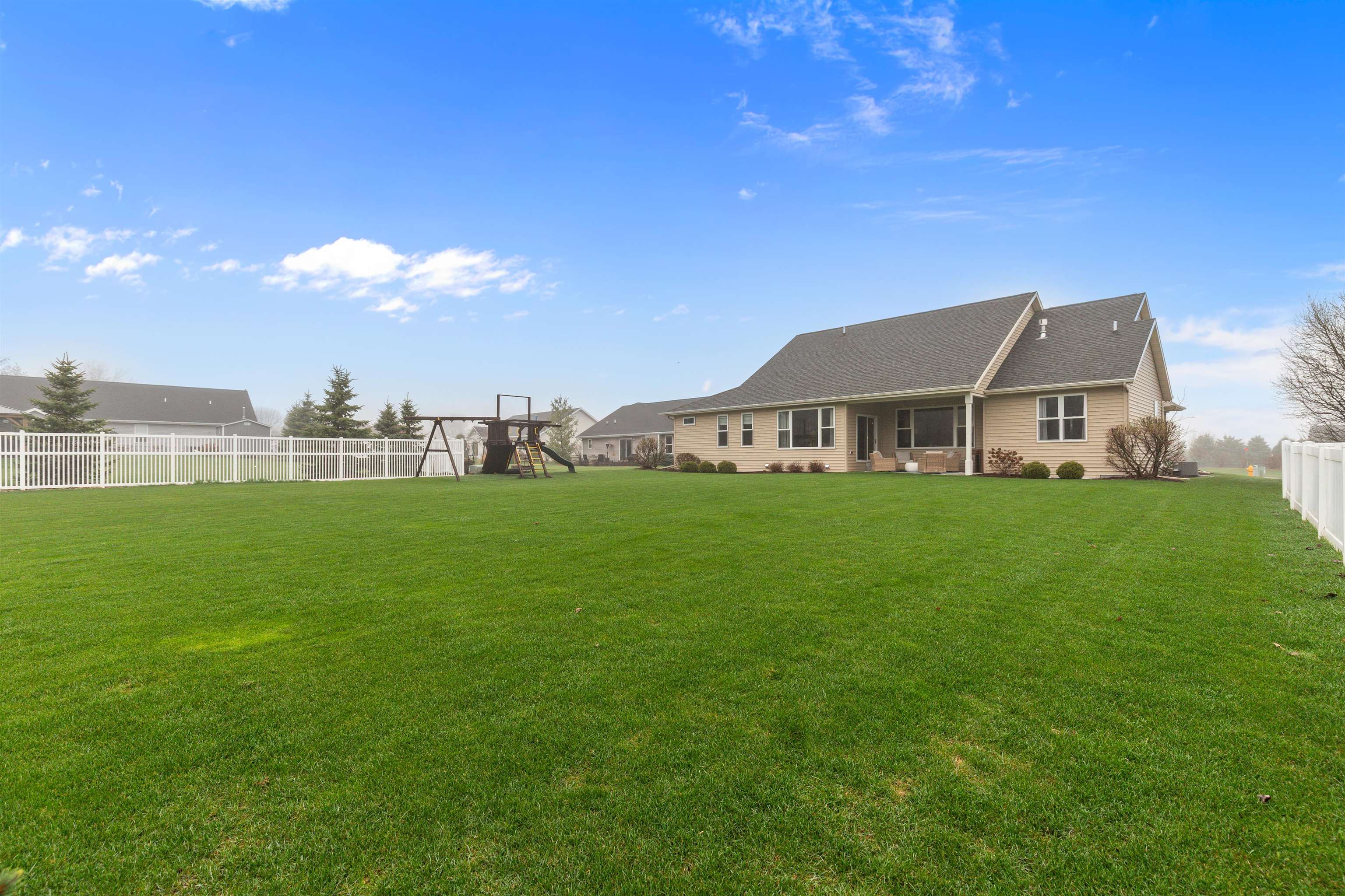 Greenville, Wisconsin, 54942-8126, United States, 6 Bedrooms Bedrooms, ,5 BathroomsBathrooms,Residential,For Sale,2040409