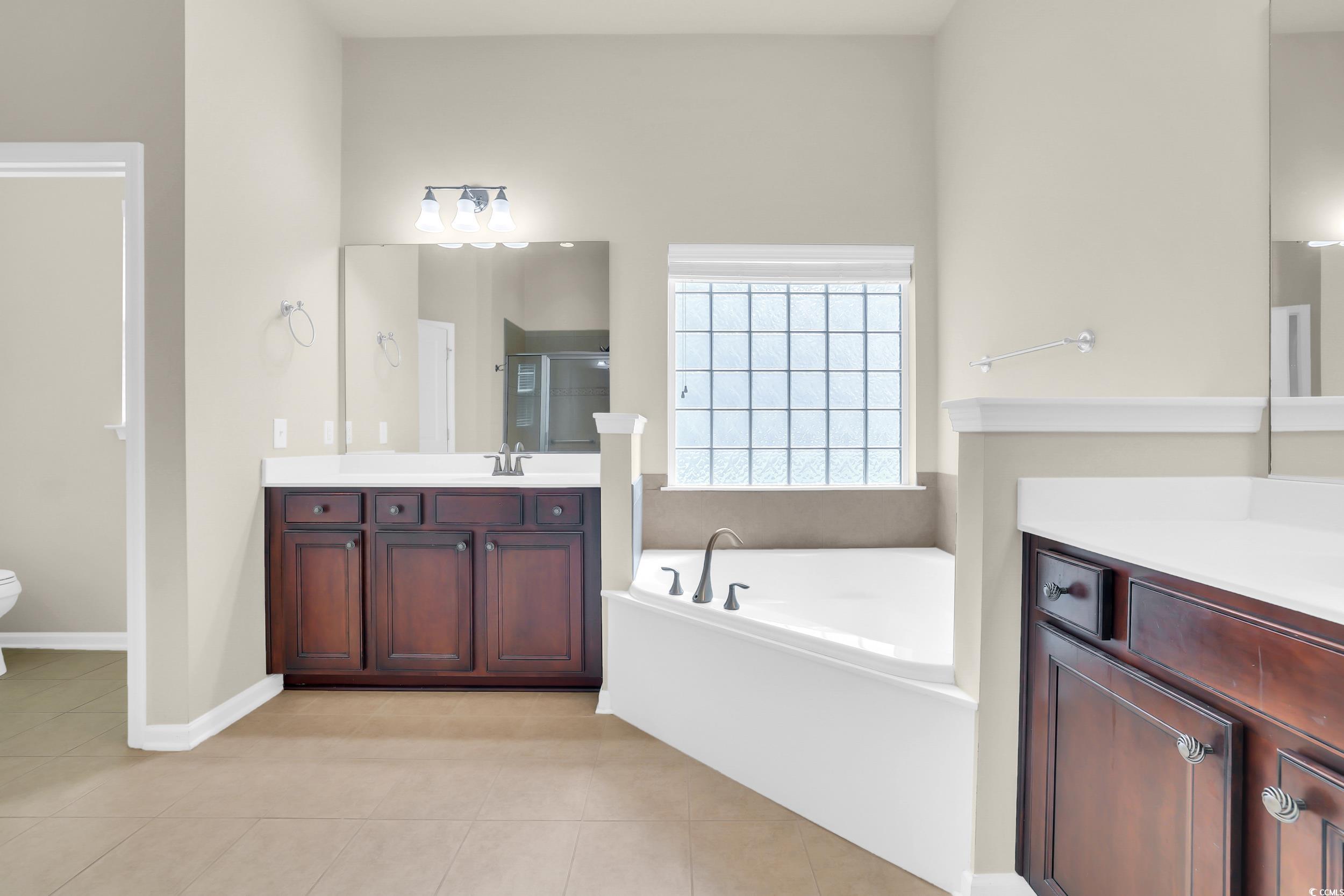 Murrells Inlet, South Carolina, 29576, United States, 3 Bedrooms Bedrooms, ,4 BathroomsBathrooms,Residential,For Sale,1895817