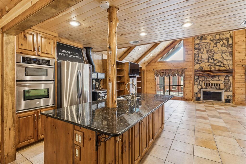 Pottsboro, Texas, 75076, United States, 3 Bedrooms Bedrooms, ,4 BathroomsBathrooms,Residential,For Sale,1949804