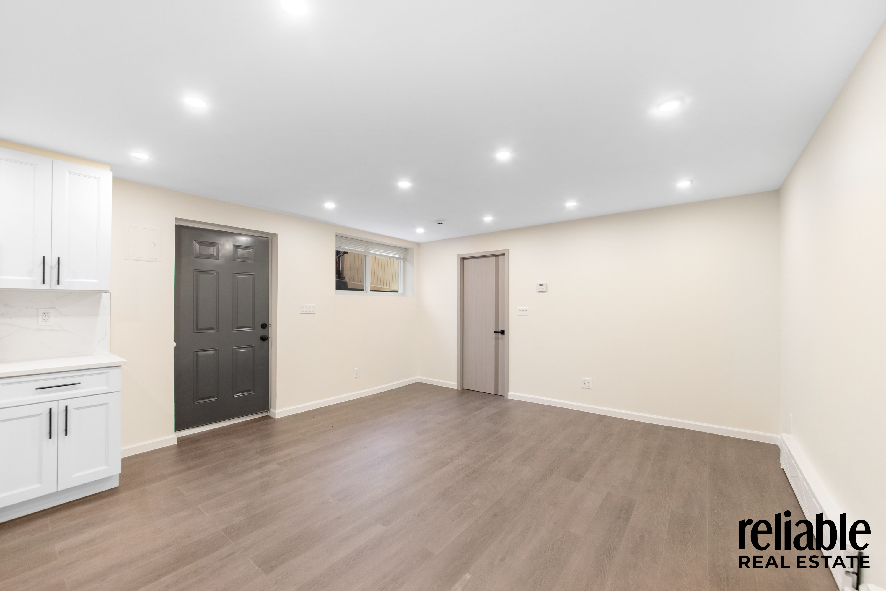 Bayside, New York, 11361, United States, 3 Bedrooms Bedrooms, ,3 BathroomsBathrooms,Residential,For Sale,1942287