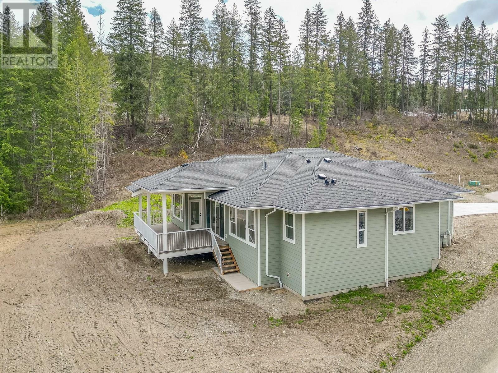BLIND BAY, British Columbia, V0E 1H0, CA, 3 Bedrooms Bedrooms, ,2 BathroomsBathrooms,Residential,For Sale,1836853