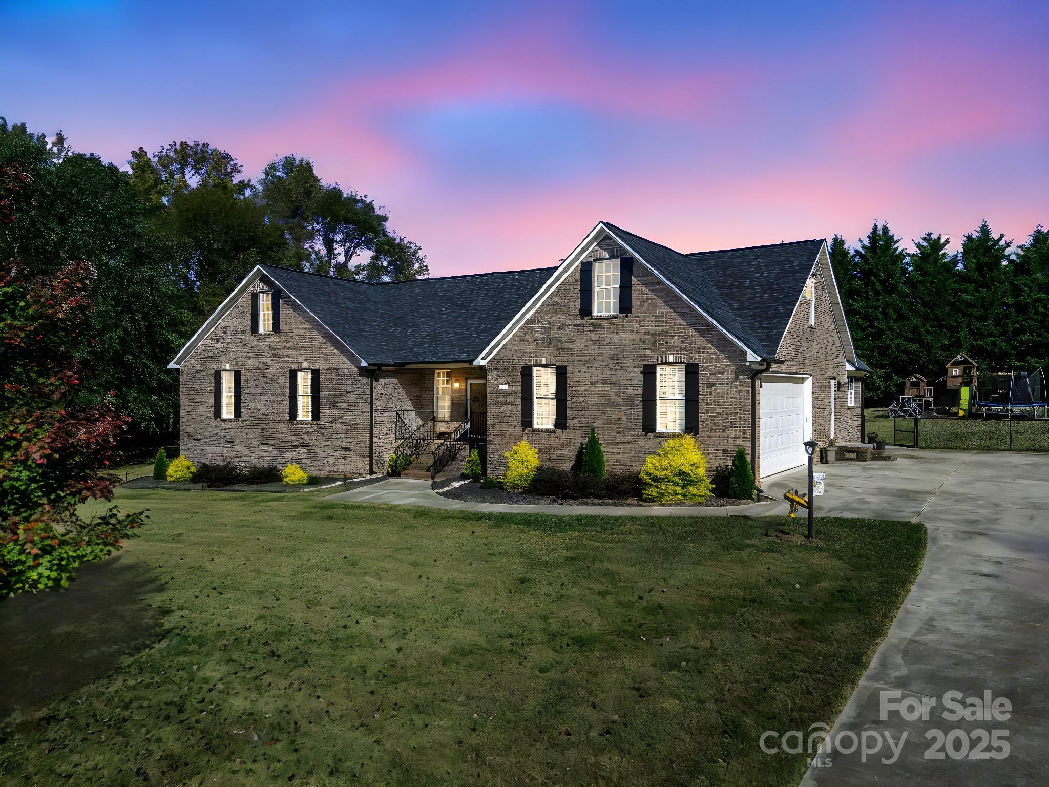 Shelby, North Carolina, 28152, United States, 3 Bedrooms Bedrooms, ,2 BathroomsBathrooms,Residential,For Sale,1969523