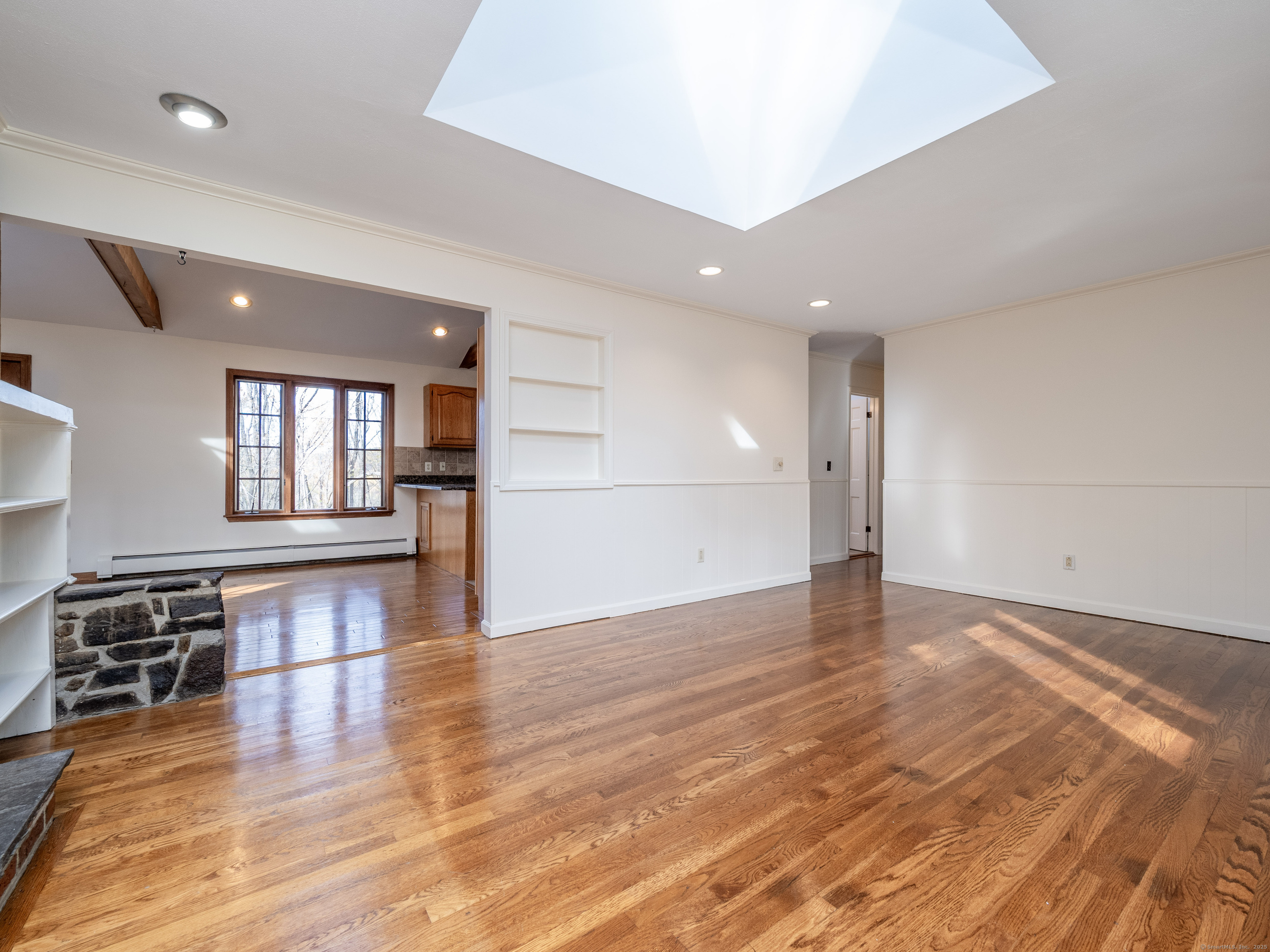 Ridgefield, Connecticut, 06877, United States, 4 Bedrooms Bedrooms, ,2 BathroomsBathrooms,Residential,For Sale,1989394