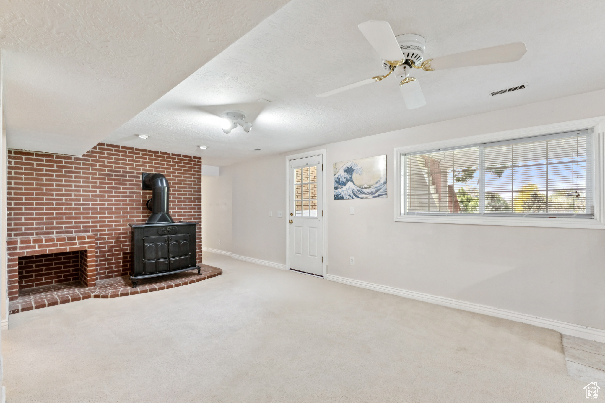 Draper, Utah, 84020, United States, 6 Bedrooms Bedrooms, ,4 BathroomsBathrooms,Residential,For Sale,1848551