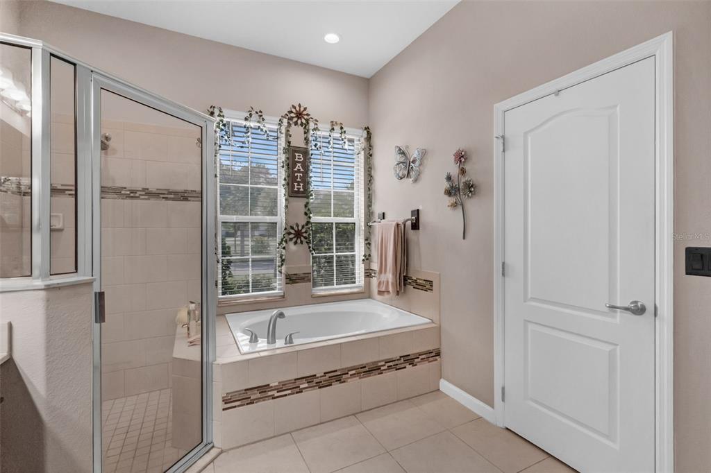 Groveland, Florida, 34736, United States, 4 Bedrooms Bedrooms, ,3 BathroomsBathrooms,Residential,For Sale,1932144