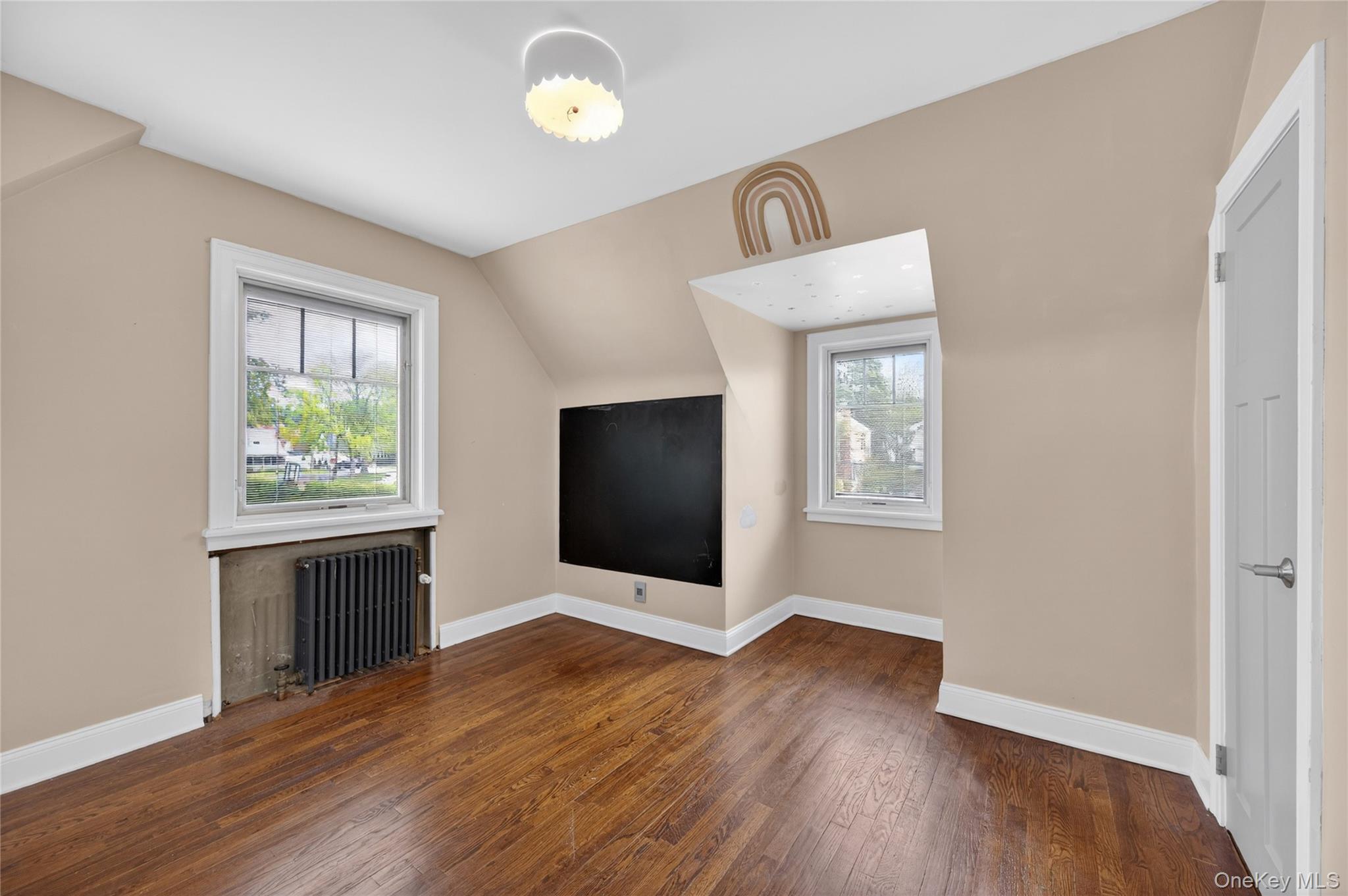  161 Greenway W, New Hyde Park, NY, 11040 - 物件實景