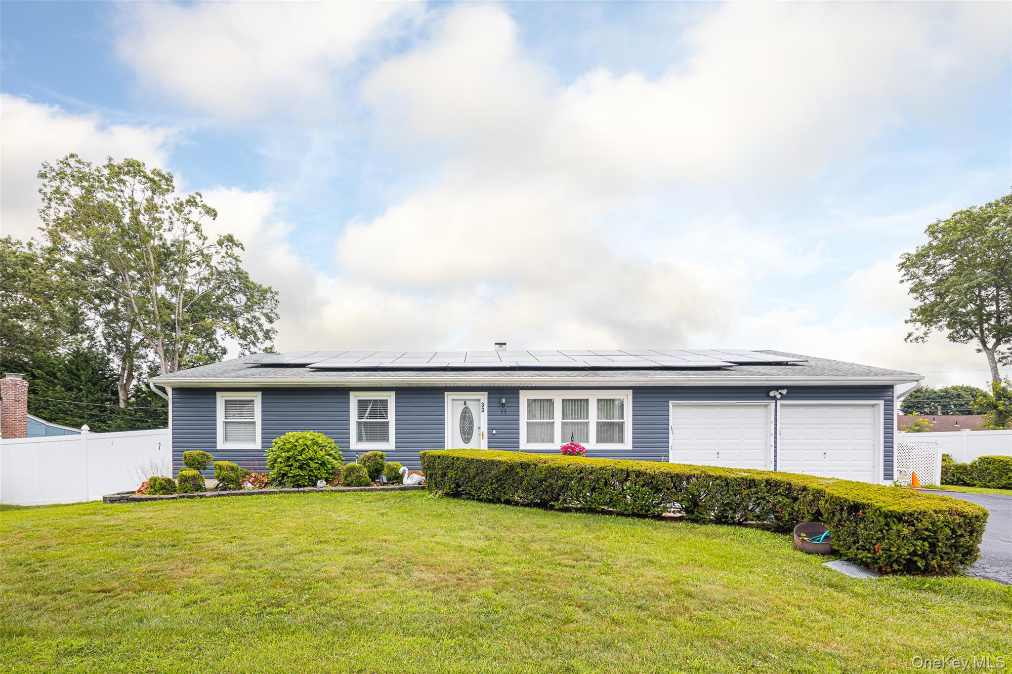 Port Jefferson Station, New York, 11776, United States, 3 Bedrooms Bedrooms, ,2 BathroomsBathrooms,Residential,For Sale,1938737