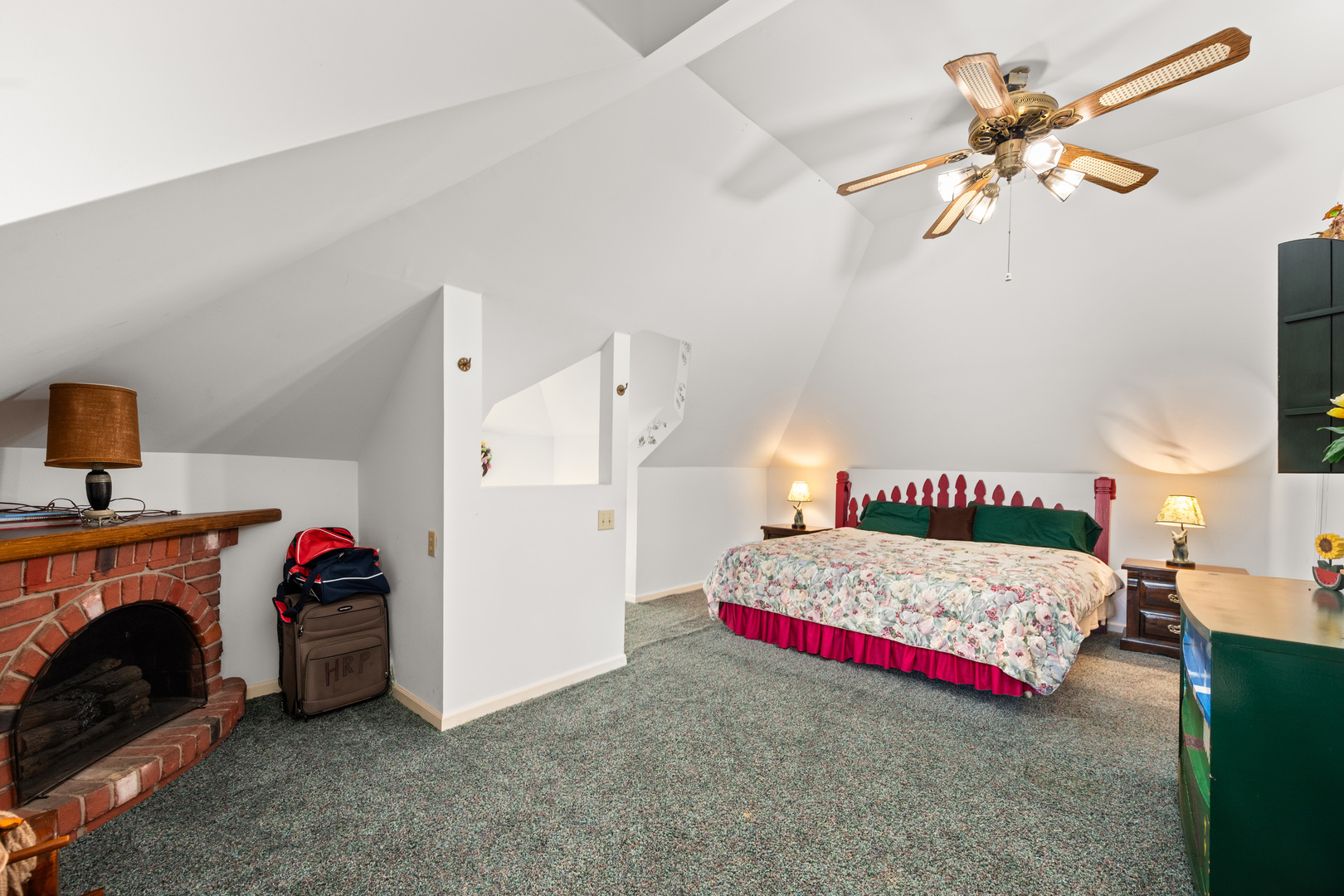 Sycamore, Illinois, 60178, United States, 4 Bedrooms Bedrooms, ,5 BathroomsBathrooms,Residential,For Sale,2001773