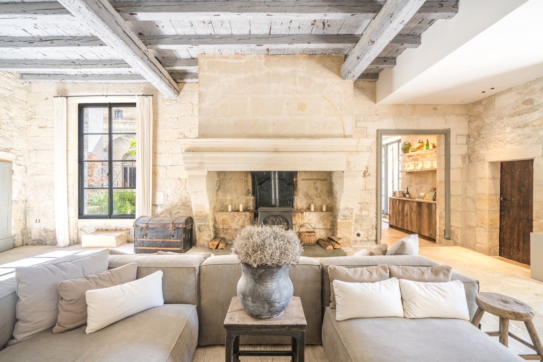  Fully renovated private mansion of over 1,100 sqm with garden, swimming pool an… - 物件實景