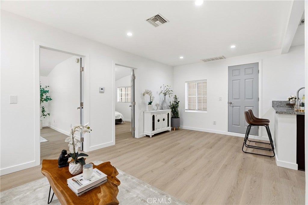 Los Angeles, California, 90063, United States, 2 Bedrooms Bedrooms, ,1 BathroomBathrooms,Residential,For Sale,1990786