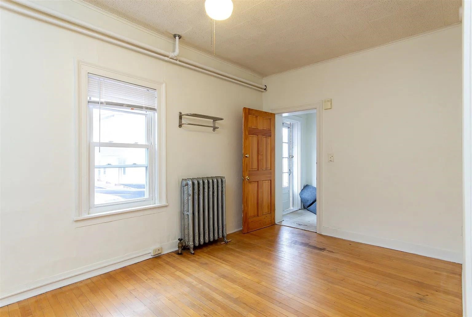 Burlington, Vermont, 05401, United States, 15 Bedrooms Bedrooms, ,3 BathroomsBathrooms,Residential,For Sale,1898966