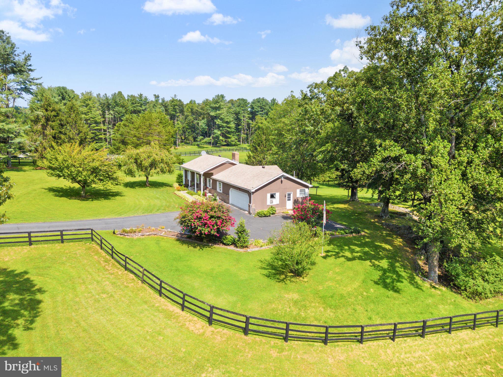 Marshall, Virginia, 20115, United States, 3 Bedrooms Bedrooms, ,2 BathroomsBathrooms,Residential,For Sale,1937903