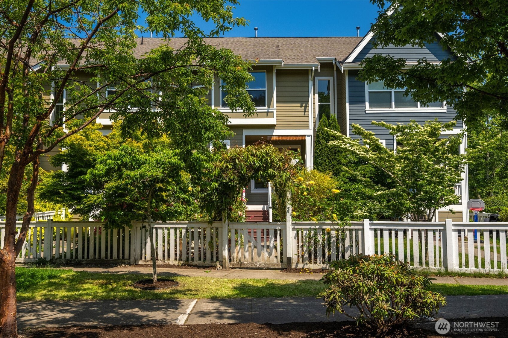 Seattle, Washington, 98108, United States, 3 Bedrooms Bedrooms, ,2 BathroomsBathrooms,Residential,For Sale,1862299