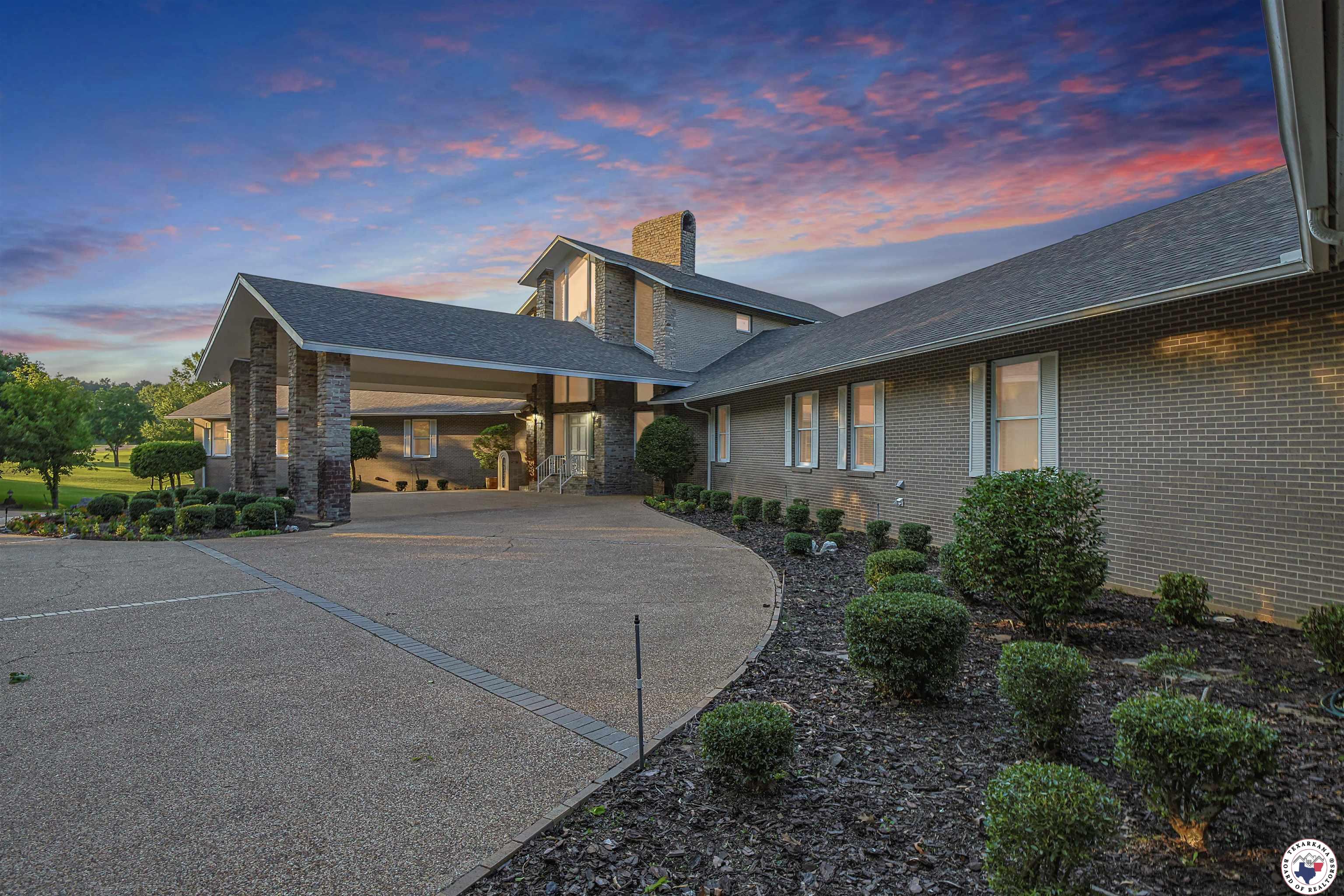 Texarkana, Texas, 75503, United States, 5 Bedrooms Bedrooms, ,8 BathroomsBathrooms,Residential,For Sale,1858016