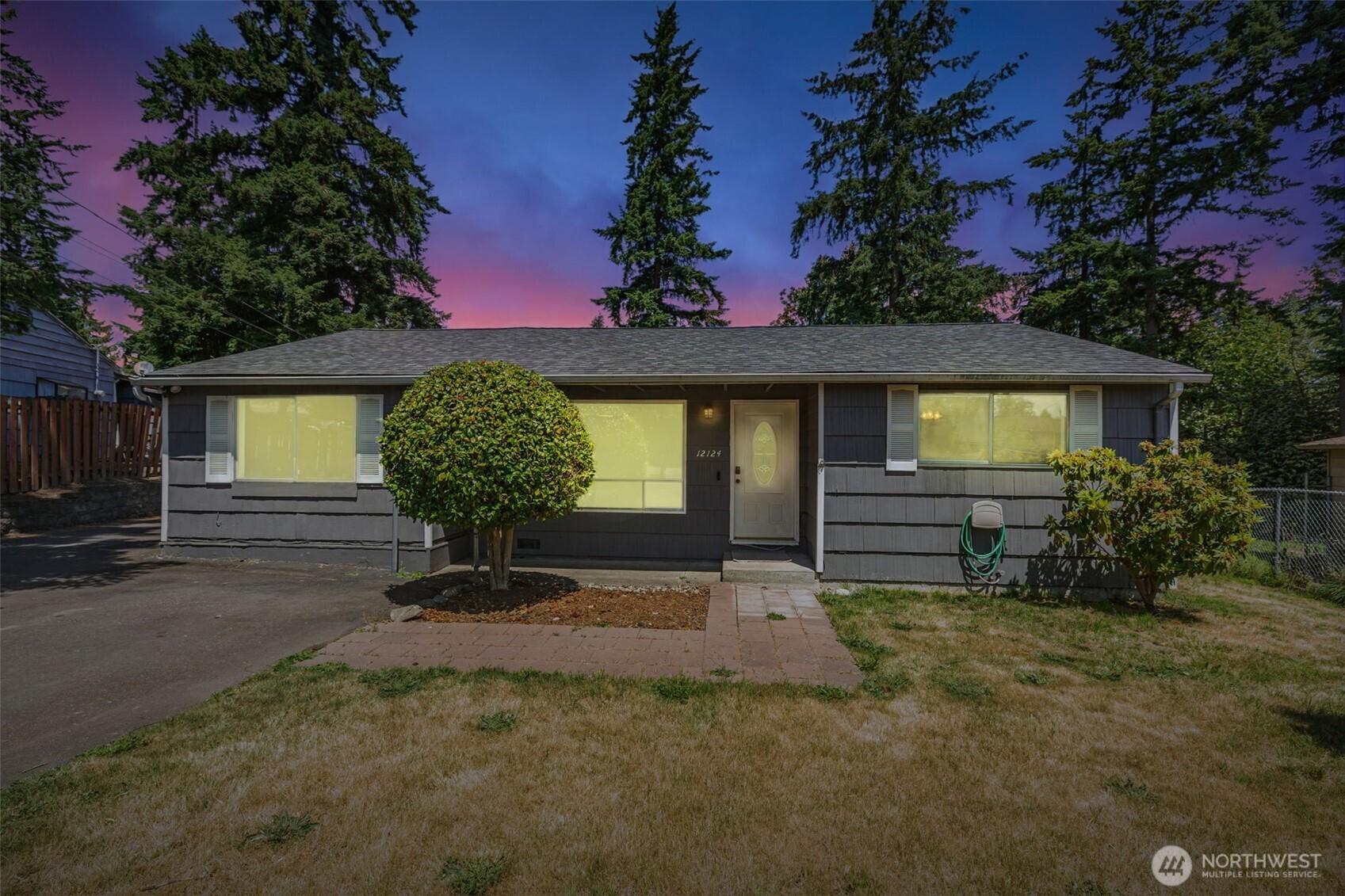 161st St, Renton, WA 98058