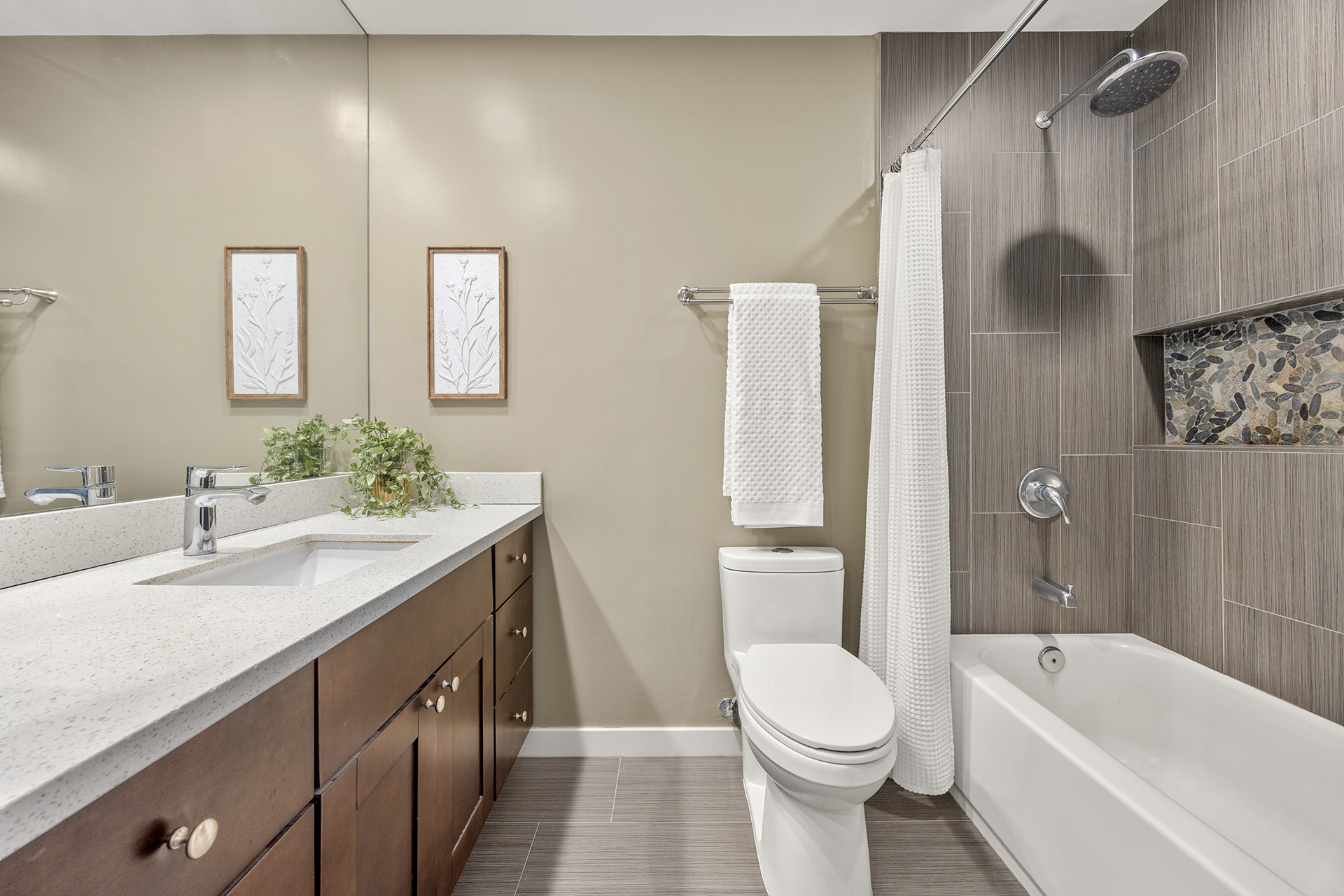 Anaheim, California, 92801, United States, 3 Bedrooms Bedrooms, ,3 BathroomsBathrooms,Residential,For Sale,1878361