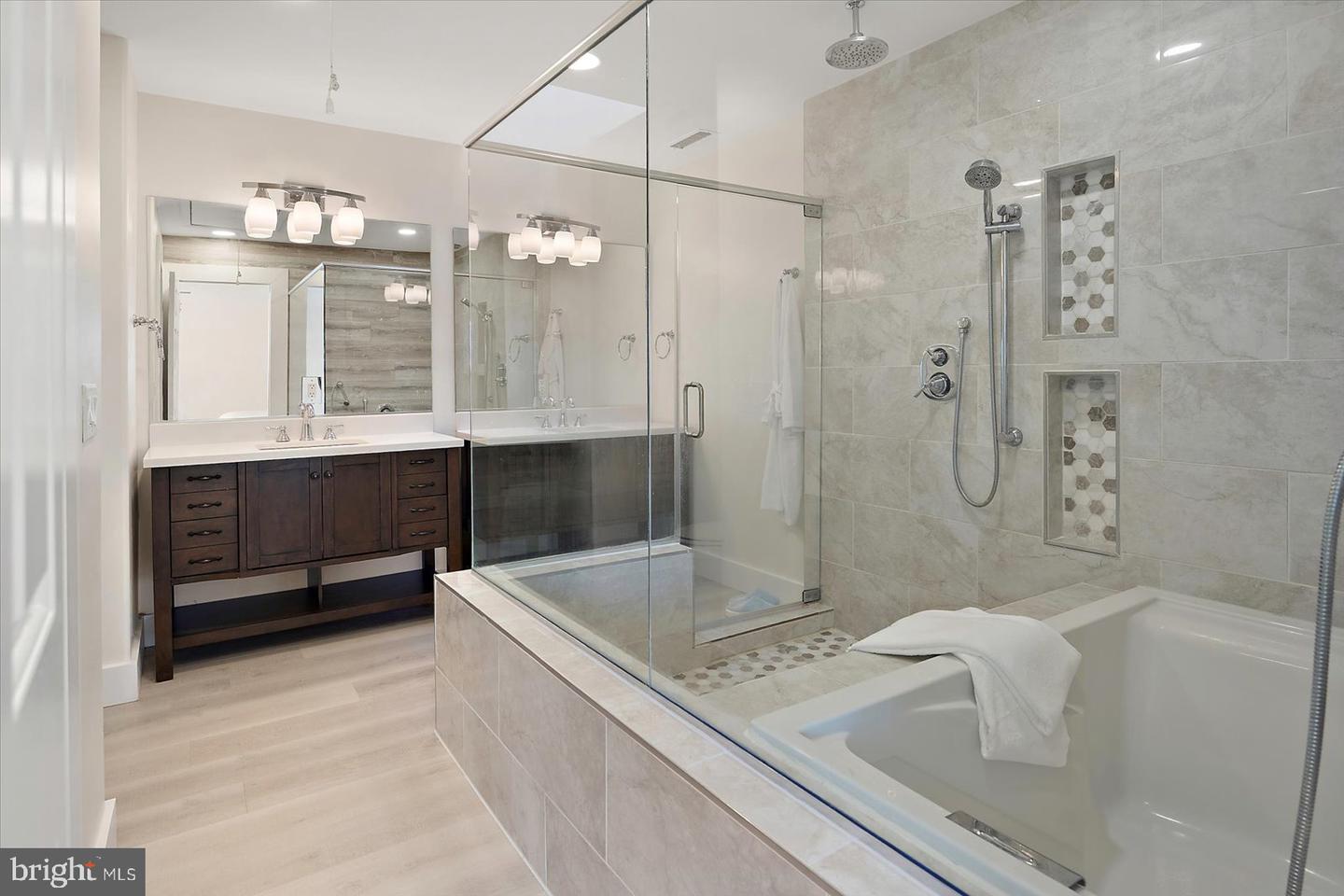 Ocean City, Maryland, 21842, United States, 3 Bedrooms Bedrooms, ,4 BathroomsBathrooms,Residential,For Sale,1986506