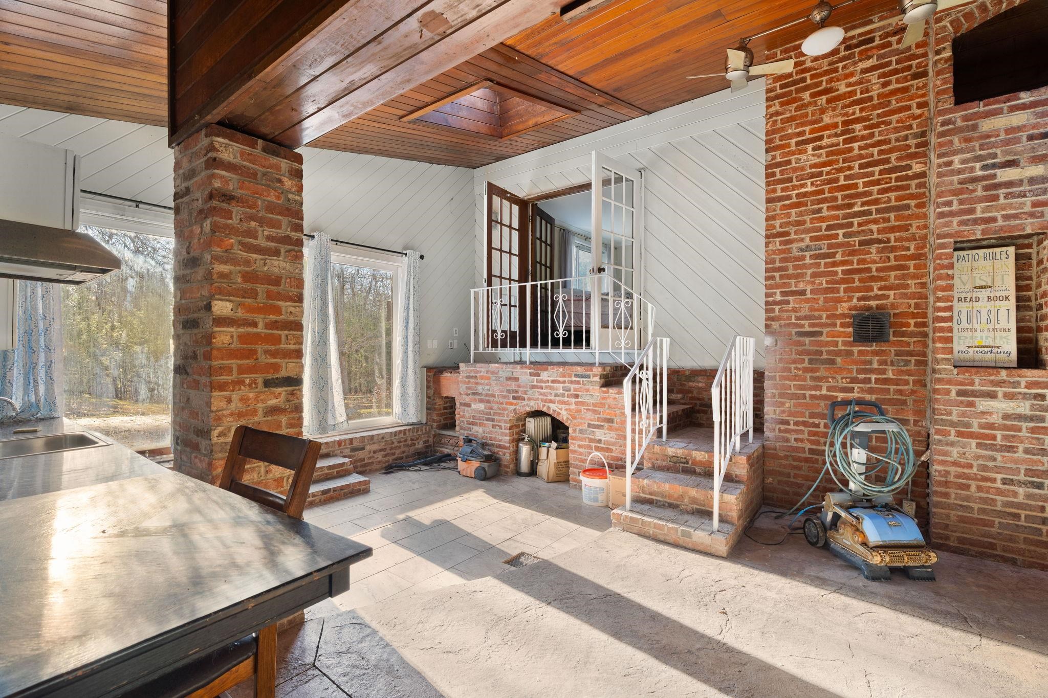 Plaistow, New Hampshire, 03865, United States, 4 Bedrooms Bedrooms, ,1 BathroomBathrooms,Residential,For Sale,2001863