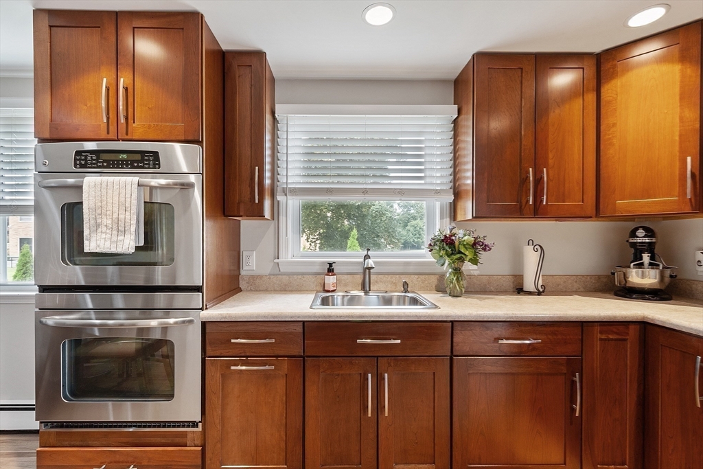 Beverly, Massachusetts, 01915, United States, 3 Bedrooms Bedrooms, ,2 BathroomsBathrooms,Residential,For Sale,1912054