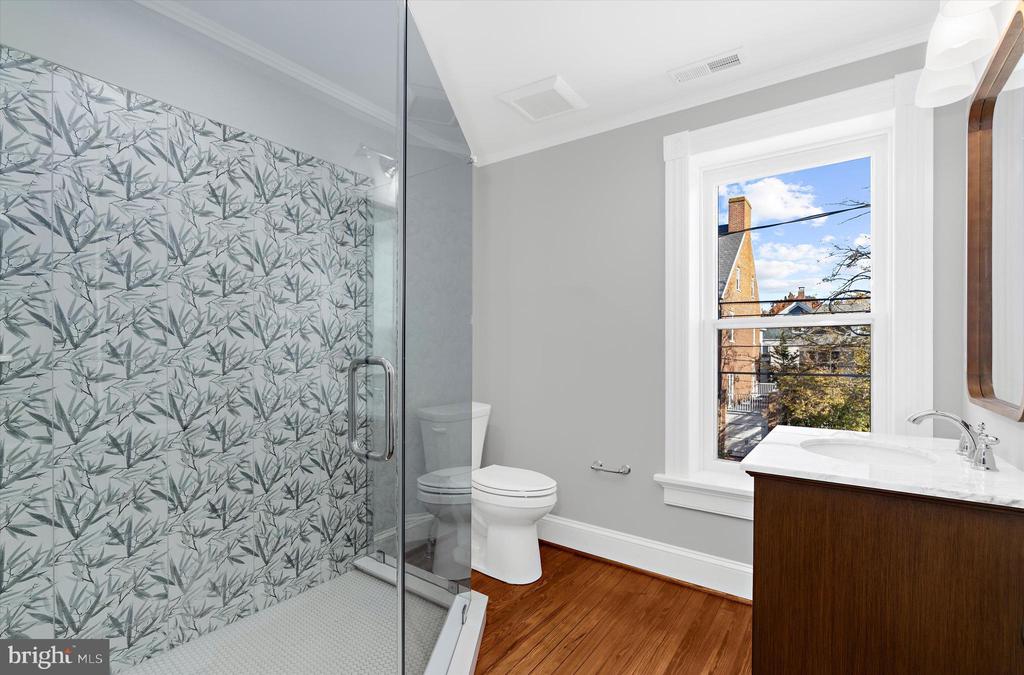 Chestertown, Maryland, 21620, United States, 5 Bedrooms Bedrooms, ,5 BathroomsBathrooms,Residential,For Sale,1988970