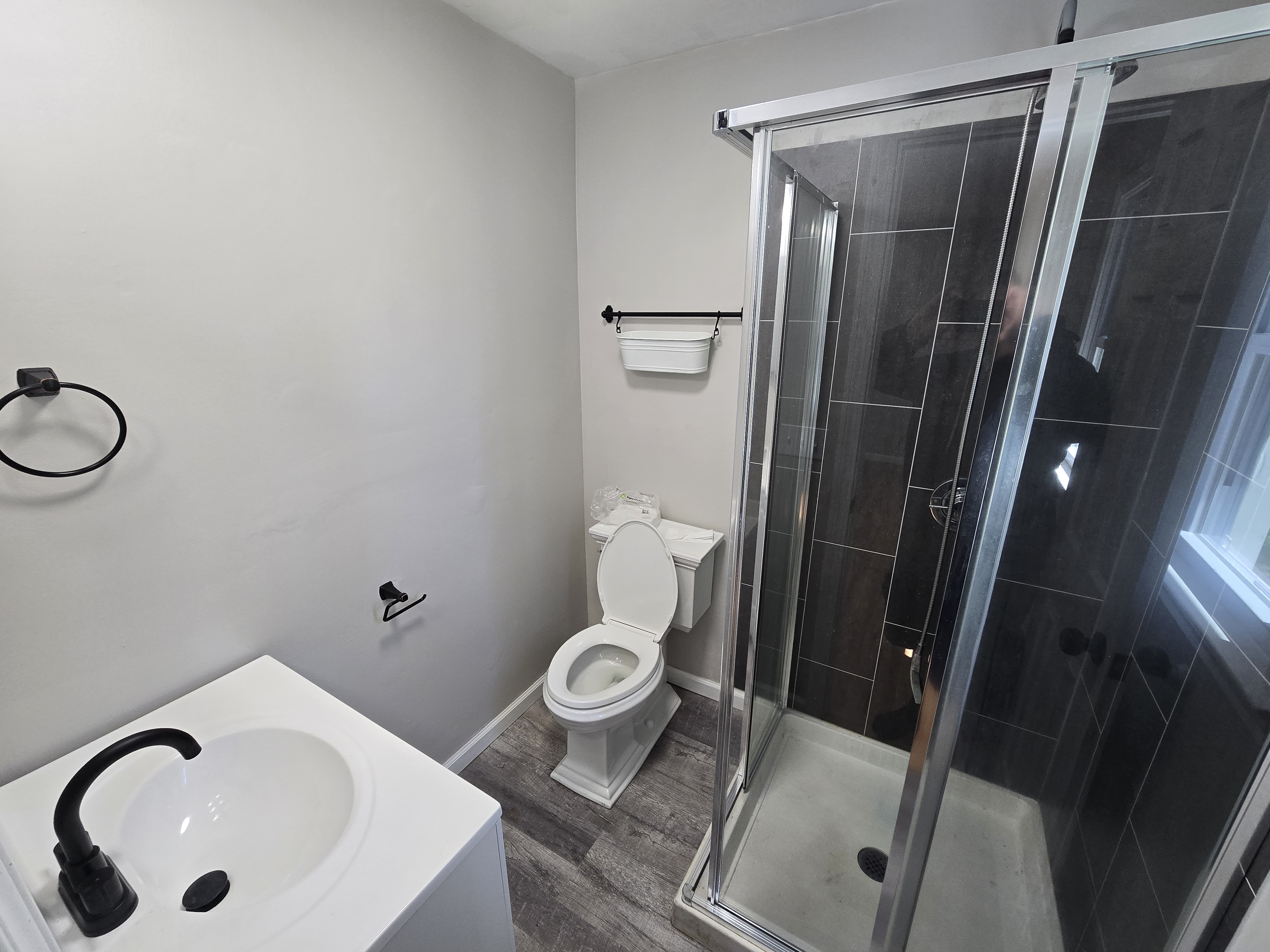 Beacon Falls, Connecticut, 06403, United States, 5 Bedrooms Bedrooms, ,2 BathroomsBathrooms,Residential,For Sale,2045464
