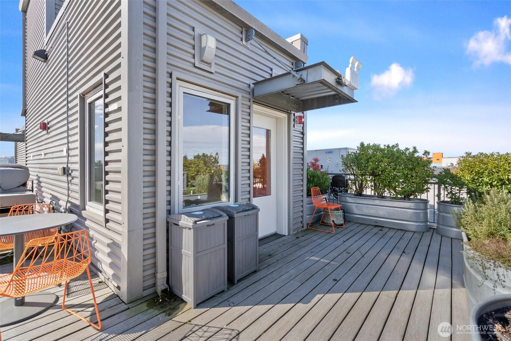SEATTLE, Washington, 98102, United States, 1 Bedroom Bedrooms, ,2 BathroomsBathrooms,Residential,For Sale,1752958