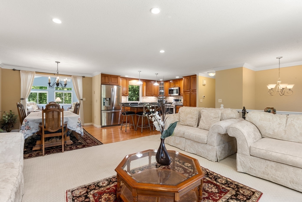 Agawam, Massachusetts, 01030, United States, 4 Bedrooms Bedrooms, ,3 BathroomsBathrooms,Residential,For Sale,1933274